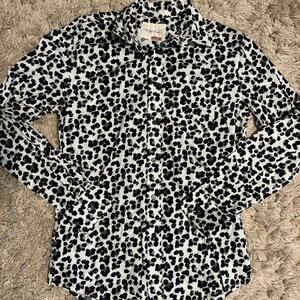 Womens Size small Black White Animal Print Long Sleeve Button Front Cotton Top